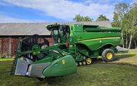 John Deere S690i + Zürn 35-fot Premium Flow + rapsknivar