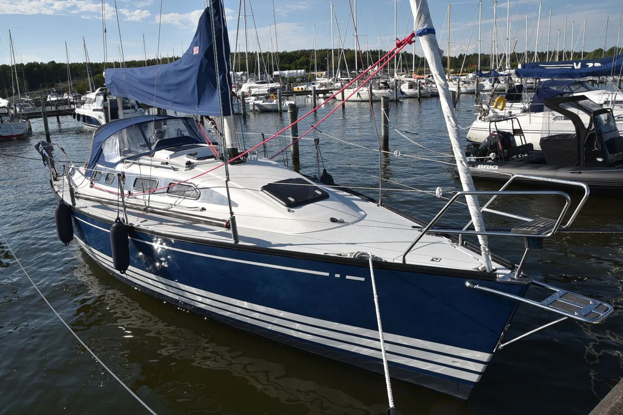 X-Yachts 332 image