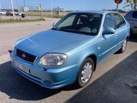 Hyundai Accent 5-dörrar 1.6 / LÅG MIL / NYBES