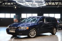 Volvo V70 2.5T MOMENTUM DRAGKROK SKINN AUTOMAT M-VÄRM 209HK