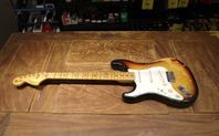 Begagnad Fender Stratocaster Lefty från 1978 hos Musikbörsen
