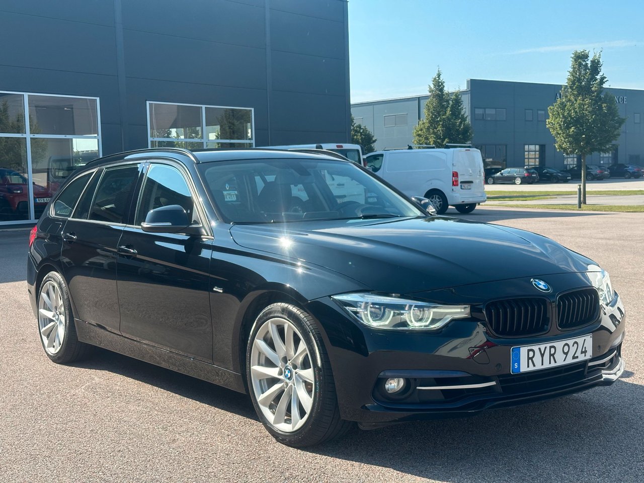 For sale - BMW 330i Touring Steptronic, 252hp, 2016 for sale at ...