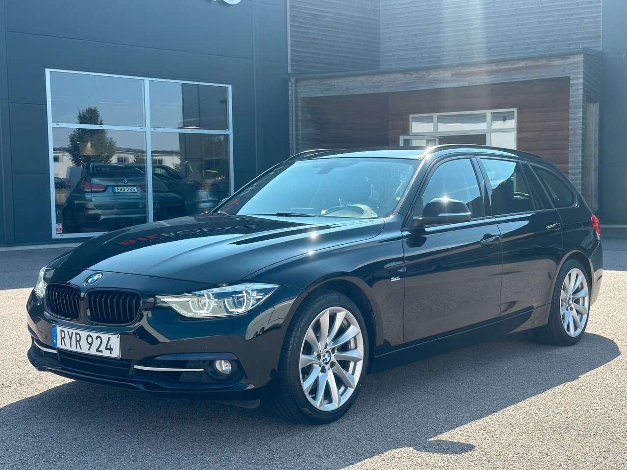 For sale - BMW 330i Touring Steptronic, 252hp, 2016 for sale at ...