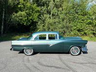 Ford Fairlane Town Sedan -56