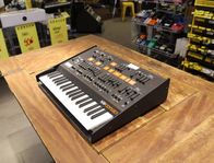 Begagnad Korg ARP Odyssey med orginalcase hos Musikbörsen