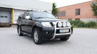 Nissan Navara Dubbelhytt 3.0 dCi 4x4 BOSE KÅPA DRAG NYSERVAD