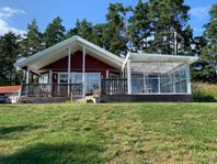 Villa vid havet i Gryts skärgård med egen brygga