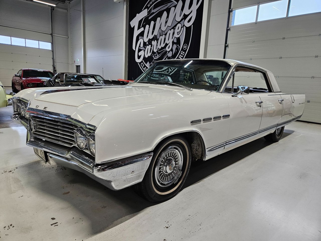 Buick Electra 225 Hardtop 6.6...