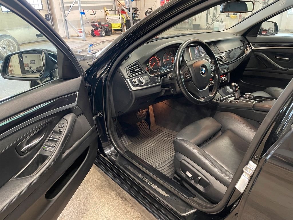 For sale - BMW 520d xDrive Touring Steptronic, 190hp, 2017 for sale at ...