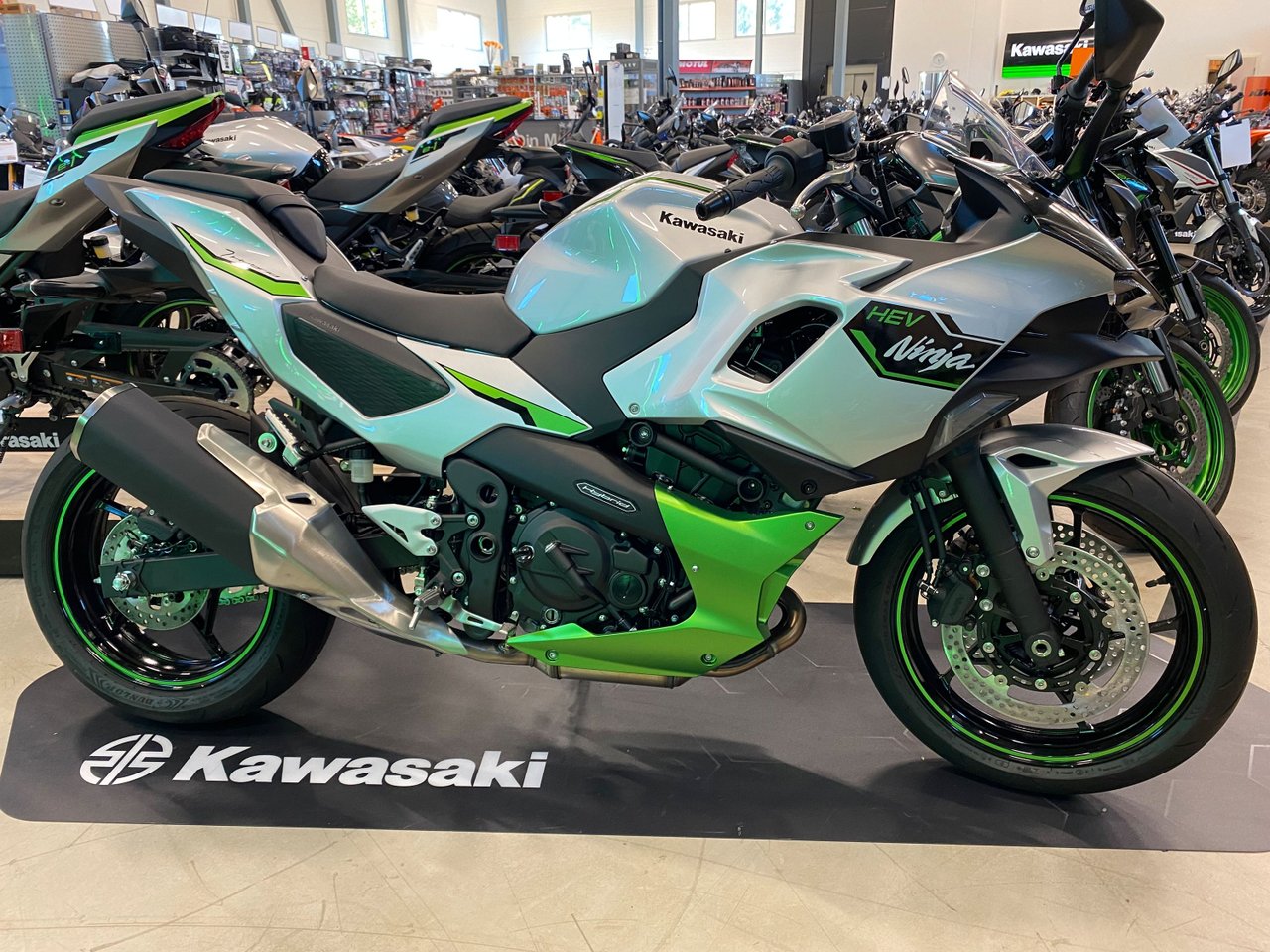 Kawasaki Ninja 7 Hybrid HEV "...