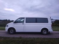 * UTHYRES * Volkswagen Caravelle 8 Sits | Dragkrok |