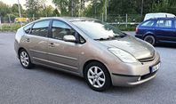 Toyota Prius 1.5 VVT-i + 3CM CVT Nybesiktad Nyservad keyless