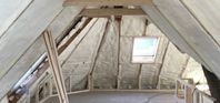 Varmare hus och lägre driftkostnad med sprayisolering