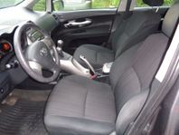 Toyota Auris 5D 1.6 NYBES U.A./ACC/MV/FULLSERV