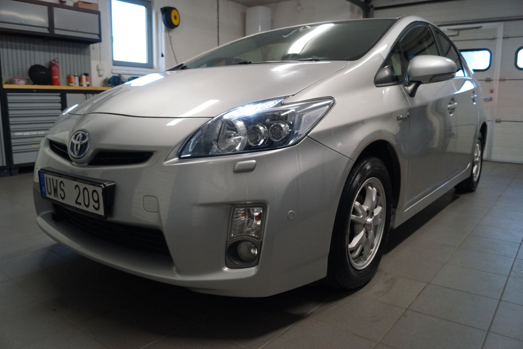 Toyota Prius Hybrid CVT, 136hp, 2010