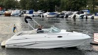 Chaparral 215 SSi med Merc 5,0 MPi -04 RESERVERAD