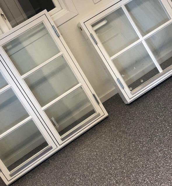 FÖNSTER Kopplade  Kittade 1+1...