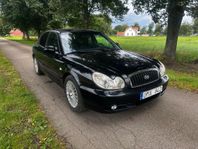 Hyundai Sonata 2.7 V6 svensksåld, Lågmil, Ny besiktigad u.a