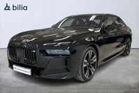 BMW M760 e xDrive M-sport pro | DEMOBIL | Rear-seat entertai