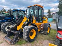 JCB 411 HT 6.400tim