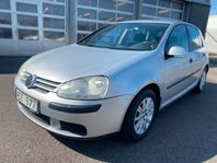 Volkswagen Golf 5-dörrar 1.6i / Ny besiktigad / Ny Servad