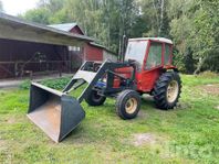 Traktor med lastare VALMET 604