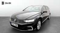 Volkswagen Passat Sportscombi GTE DSG /Värmare/Drag/Navigati