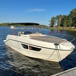 Quicksilver ACTIV 805 Sundeck årsmodell 2015. 300hk