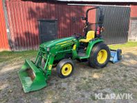 Kompakttraktor John Deere 3038E med lastare o