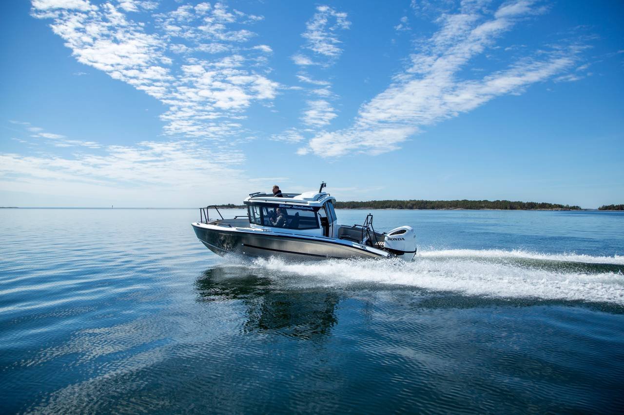 Silver Seahawk Cabin Honda B...