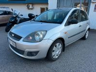 Ford Fiesta 5-dörrar 1.4 80hk NY BESIKTAD, räntekampanj 3,95