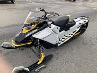 Ski-Doo Backcountry STD 600R E-TEC 146 Momsad