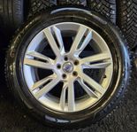 Volvo 18 tum XC40/XC60 original fälgar med GOODYEAR dubbdäck