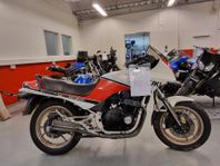 Suzuki GSX 550 EF 1985 med över 80 demonterade delar