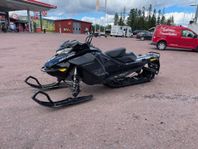 Ski-Doo Summit  SP 146 600R