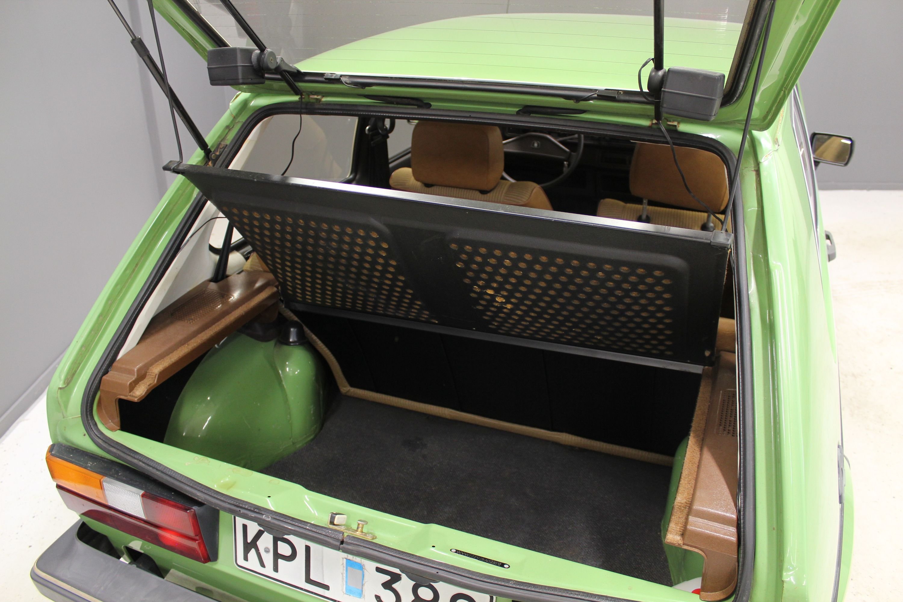 Volkswagen Golf 3-door 1.6 Manual, 75hp, 1981