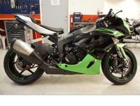 Kawasaki ZX-6R 2011 över 80 demonterade delar!