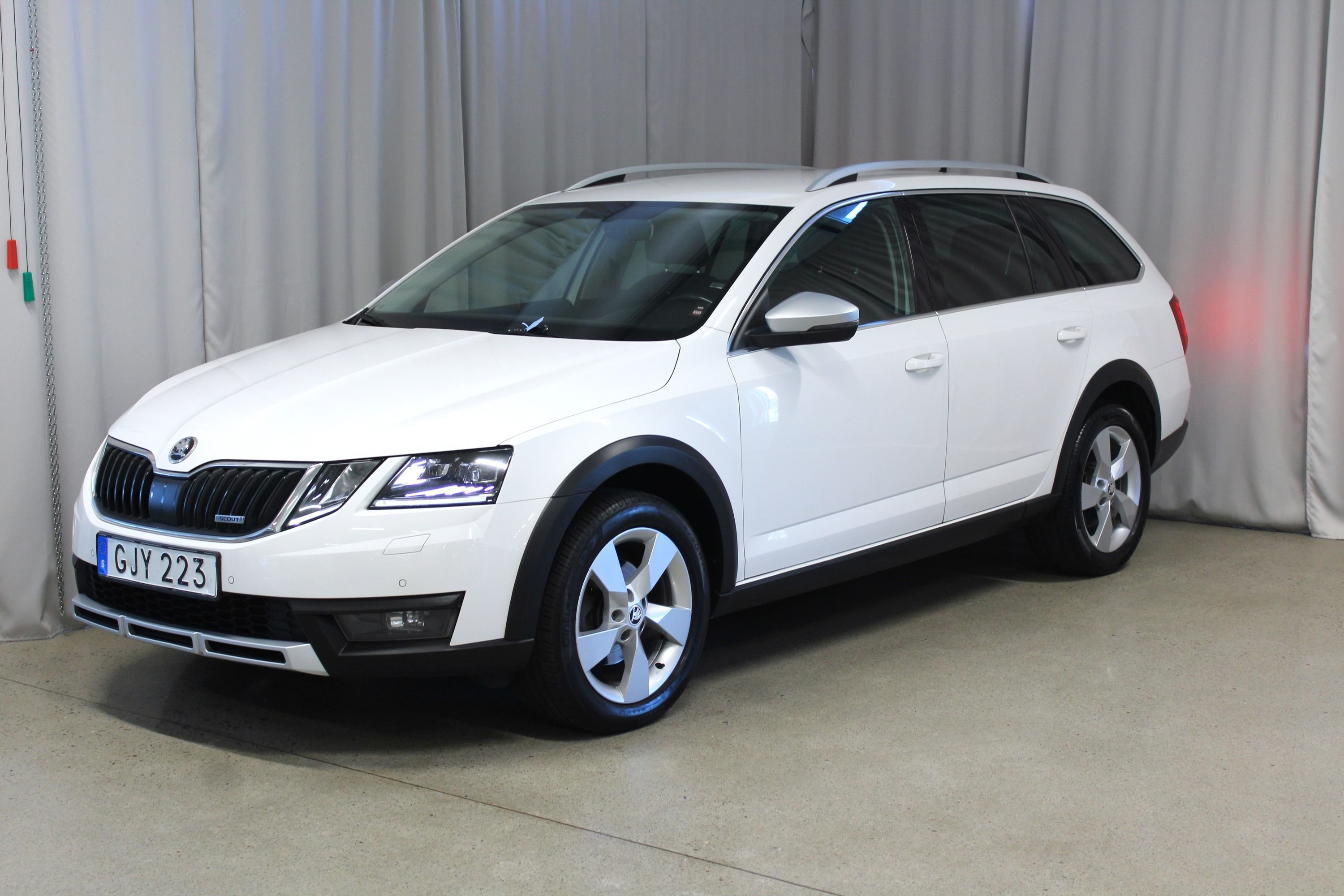 Škoda Octavia Scout 2.0 TDI SCR 4x4 DSG Sekventiell, 150hk, 2019