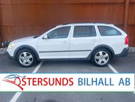 Skoda Octavia Scout 2.0 TDI 4x4 D-värm Navi Ny servad