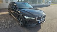 Volvo V60 Cross Country B4 AWD Geartronic Advance se spec