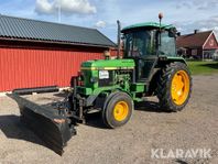 Traktor John Deere 2250