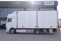 DAF XF 530 6x2*4 skåpbil