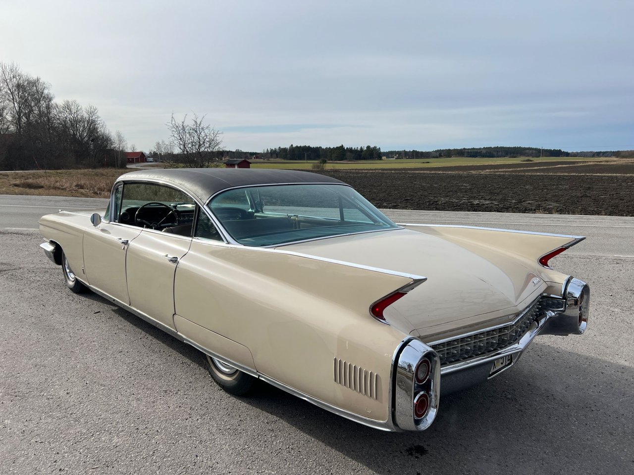 Cadillac Fleetwood  Sixty Spe...