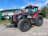 Traktor Valtra T162 plogutrustad