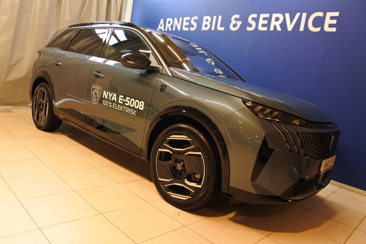 Peugeot E-5008 GT Business FD...