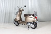 Vespa LX 125 Touring - Endast 202 mil!