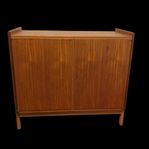 Litet Skåp/Sideboard i Teak