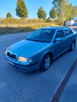 Skoda Octavia Tour 1.6 MPI Euro 4.AC-fungera. Kamrem bytt,