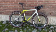 SPECIALIZED CRUX 10R / GRX DI2 / ZIPP 303S XPLR / 56CM