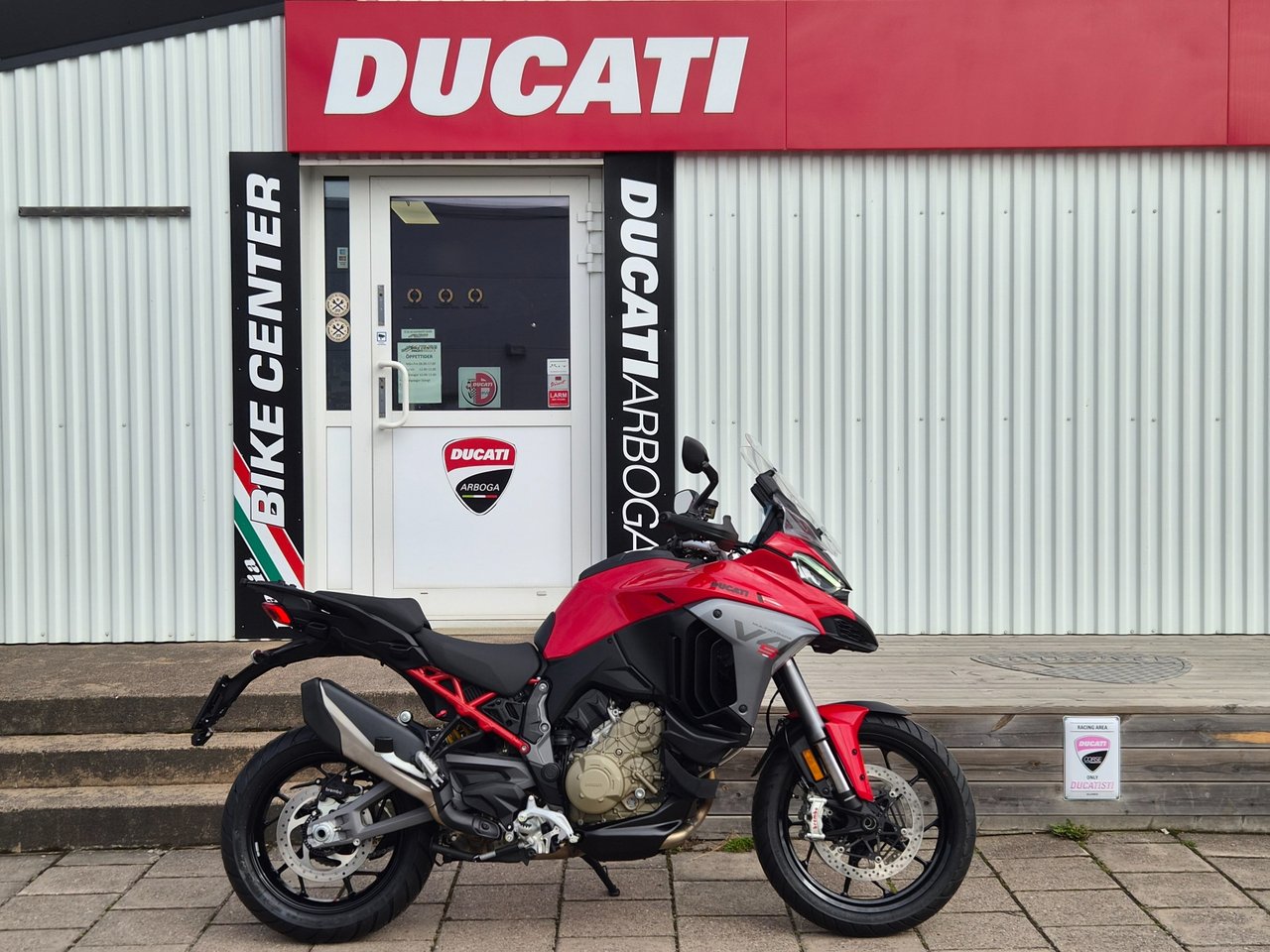 Ducati Multistrada V4S Travel...